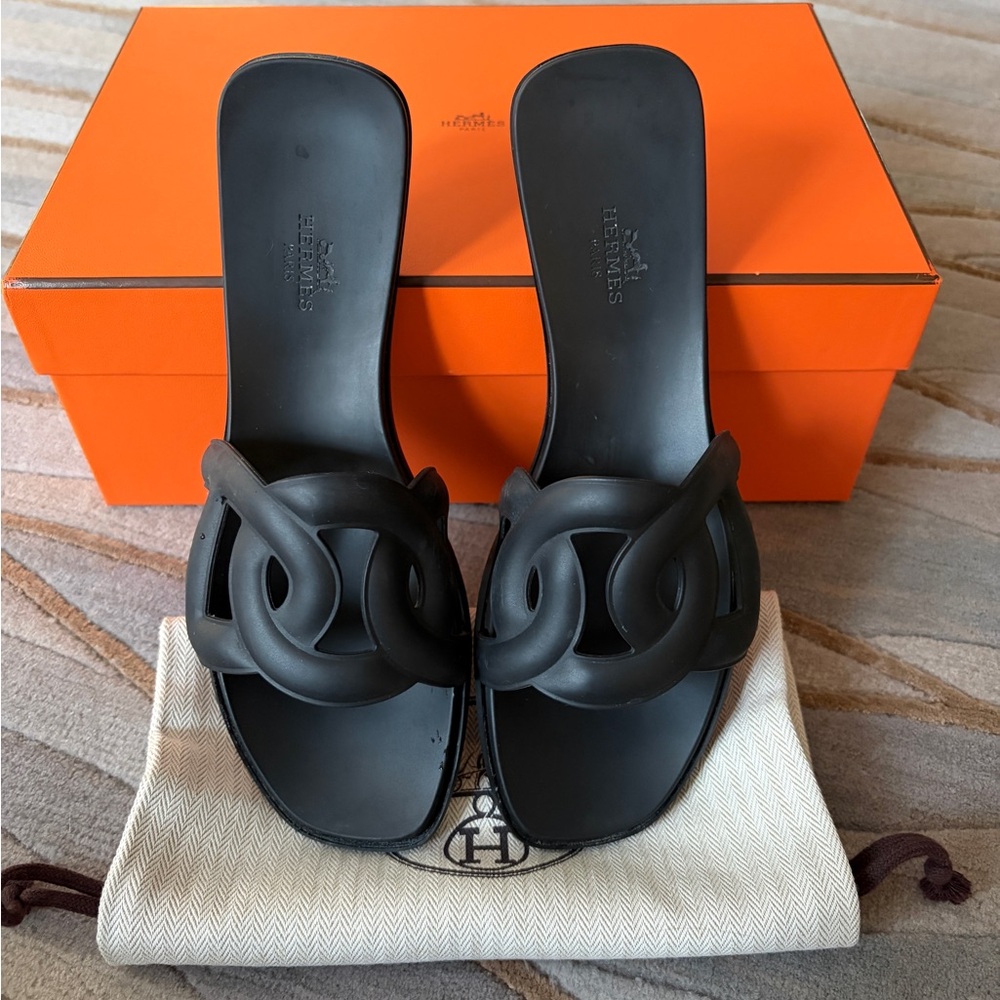 Black Women's Slide Sandals